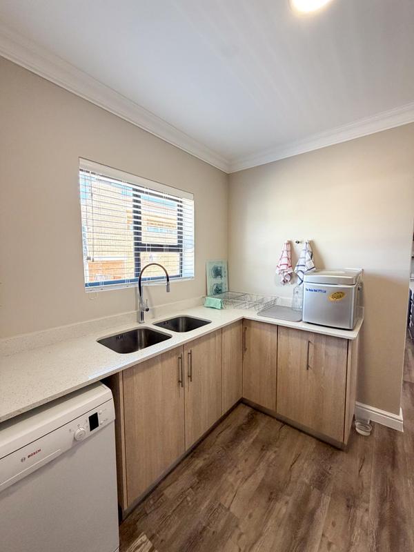 5 Bedroom Property for Sale in Reebok Western Cape